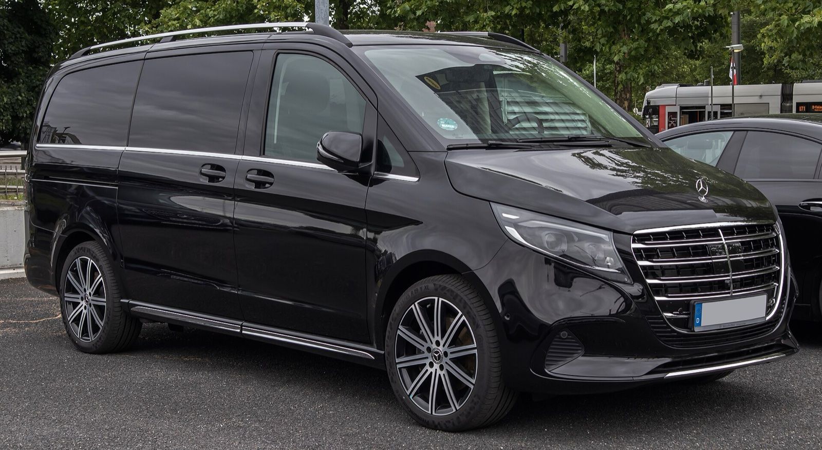 Black Mercedes-Benz V-Class long wheelbase van, front three-quarter view
